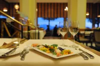 Hôtel de la Paix Lausanne فنادق في Cully