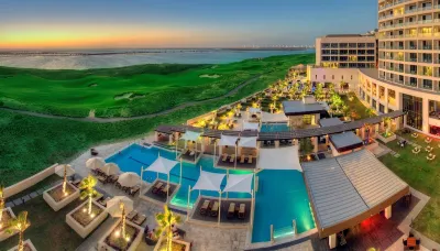 كراون بلازا جزيرة ياس، أحد الفنادق من مجموعة فنادق إنتركونتيننتال Hotels near ياس ووتر وورلد أبوظبي