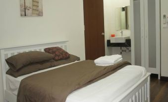 Nazlis Guesthouse @ Acapella Residence