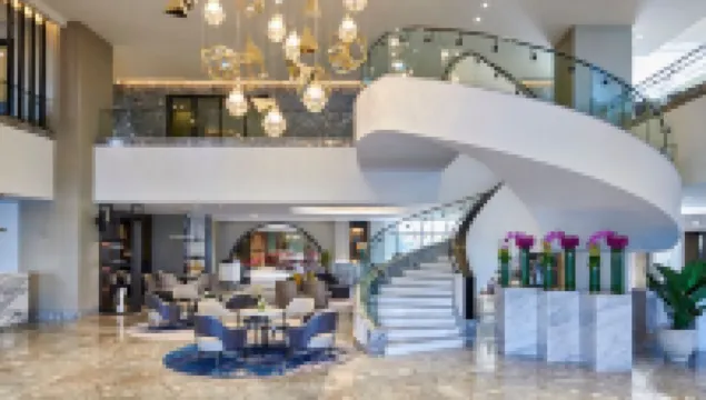 كراون بلازا، أركان غرب القاهرة، أحد الفنادق من مجموعة فنادق إنتركونتيننتال