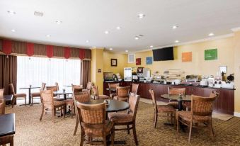 Spark by Hilton Pearland