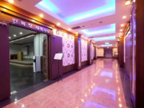 Winners Tourist Hotel