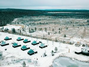 Aurora Pyramid Glass Igloos