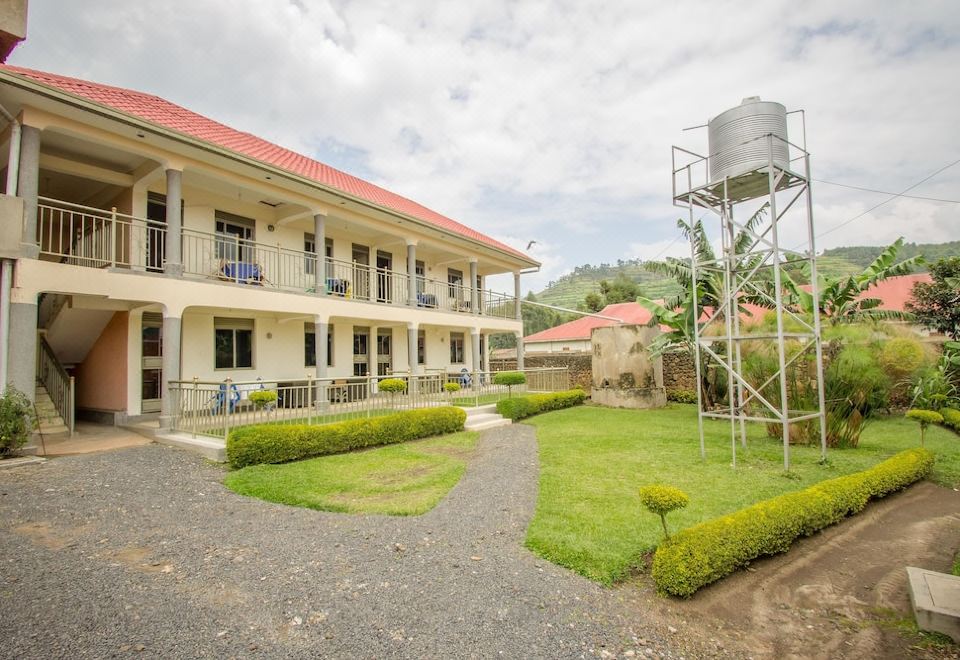 Virunga Campsite and Backpackers - Housity