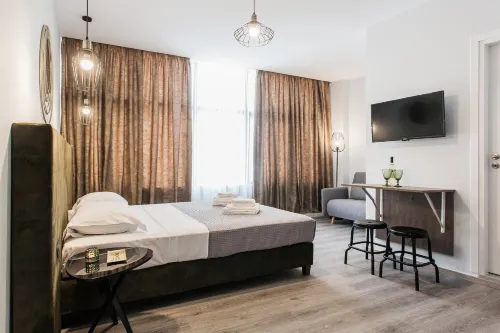 Enattica Monastiraki Living