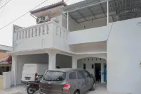 RedDoorz near GOR Jatidiri Semarang Hotel di Gajahmungkur