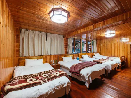 Diqing Shangri-La Haba Snow Mountain Guesthouse Отели рядом с достопримечательностью «Habacun»