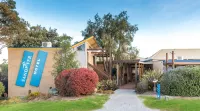 Sandpiper Motel Apollo Bay Hotels near Apollo Bay Museum