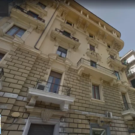 RarityArt GuestHouse Отели рядом с достопримечательностью «Железнодорожный вокзал Салерно»