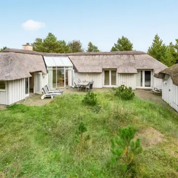 "Catarine" - 1.1km from the Sea