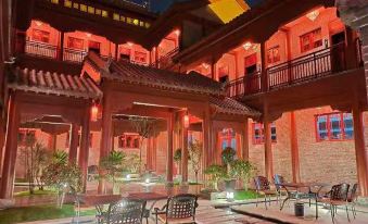 Sheqi Dongming Inn