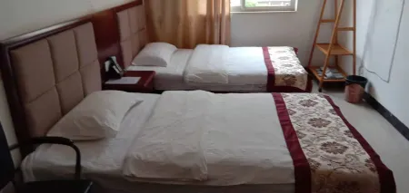 Yongshan Yingbin Hotel Отели рядом с достопримечательностью «Xiluodu Times Square»