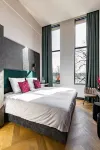 Monument Hotel Hotel dekat Zaantheater