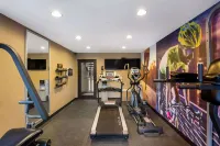Clarion Pointe Downtown - Gym