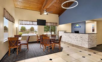 Days Inn by Wyndham Oak Ridge Knoxville