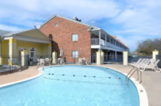 เดย์สอินน์ บายวินด์แฮม KU ลอเรนซ์