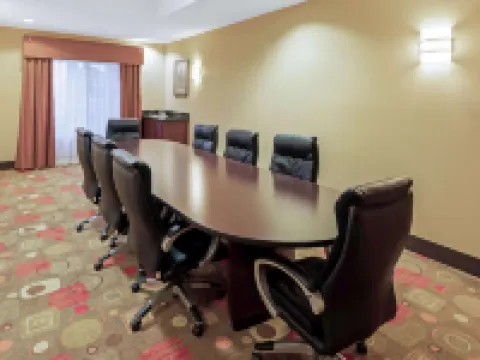 La Quinta Inn & Suites by Wyndham Stillwater-University Area Hotels in Payne County