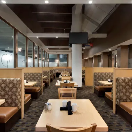 Travelodge Hotel by Wyndham Saskatoon