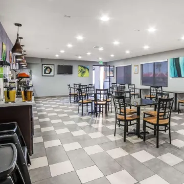 Rodeway Inn & Suites