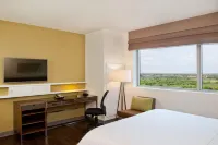 เอเลเมนท์ ไมอามี ดอรัล