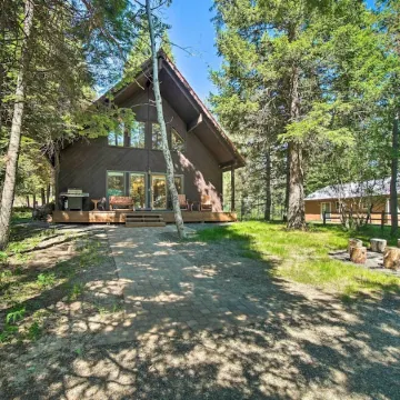 Beautiful McCall Cabin Perfect for Families!