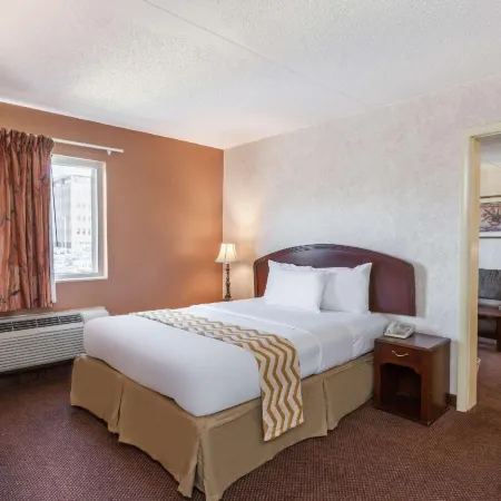 Travelodge Inn & Suites by Wyndham Albany