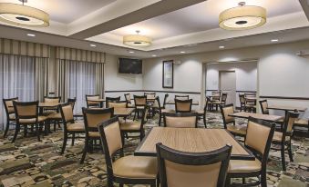 La Quinta Inn & Suites by Wyndham Lancaster