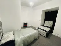 Luxury 3 Bedrooms Entire Flat - Self Check in & Check Out