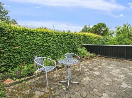 "Siouxsie" - 500m from the Sea