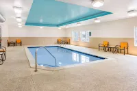 La Quinta Inn & Suites by Wyndham Norfolk - piscine