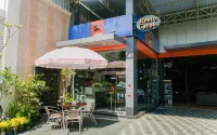 New Cahaya Hotel Syariah Отели в г. Sedati