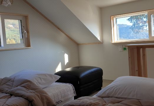 달바위펜션 야경