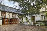 Logis Manoir de La Giraudière