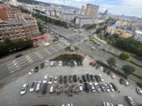 Everlasting Light Luxury Self-service Viewing Homestay (Hunchun Lantian Building)