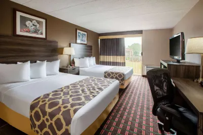 Baymont by Wyndham Northwood Hotels in Rossford