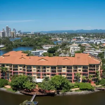 Paradise Island Resort Hotels near Mermaid Beach