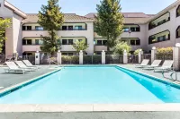 Country Inn & Suites by Radisson, Vallejo Napa Valley, CA