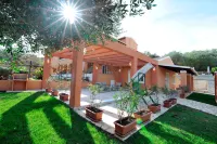 Pyramid City Apartments Hotel dekat Old Perithia - Corfu's Oldest Village