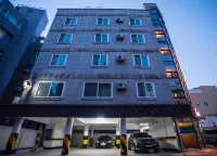 S汽車旅館 江陵站附近的飯店