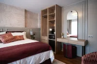 The Hyde - at Dunning's Bar Hotels near Warner Bros. Studio Tour London