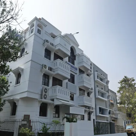 Executive Inn - A Boutique Hotel