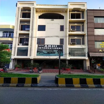 Hotel Abhi International Hôtels à proximité de : Shani Dev Mandir