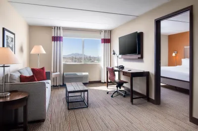 Four Points by Sheraton at Phoenix Mesa Gateway Airport