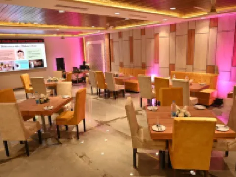 Aakriti Clarks Inn Express Hotels in Bareilly