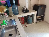 Villa Keluarga H.Suprio Hotels in Cikidang