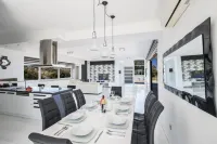 KO1 with Breathtaking Sea Views