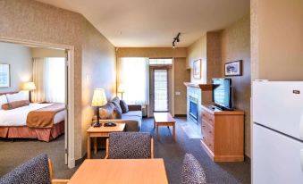 Ramada by Wyndham Penticton Hotel and Suites