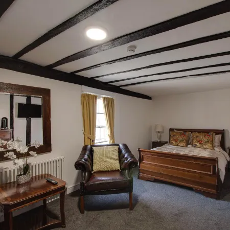 Stone Court House Отели рядом с достопримечательностью «Бренчли Гарденс»