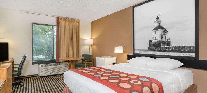 Super 8 by Wyndham Wausau Hotele w: Marathon County