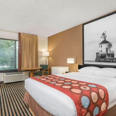 Super 8 by Wyndham Wausau